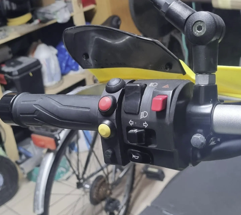 JOYMAP - bluetooth hand control for motorcyclists